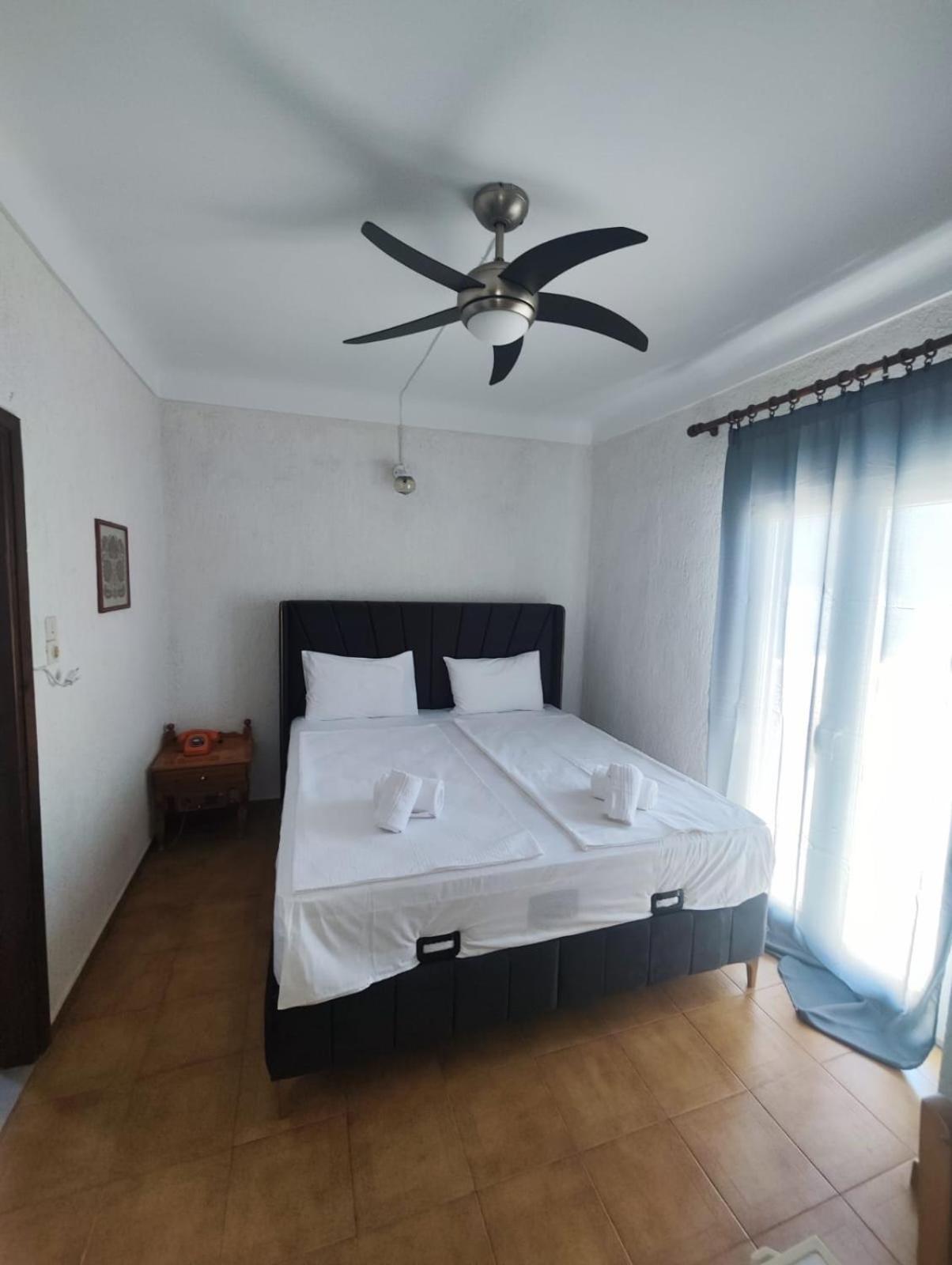 Hotel Ireon Beach Samos Town Exterior photo